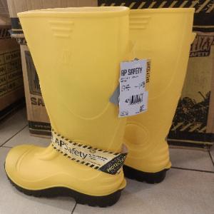 Sepatu boots ap 5 kuning berkualitas
