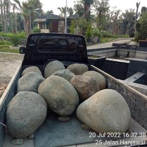 Batu kali bulat abu abu